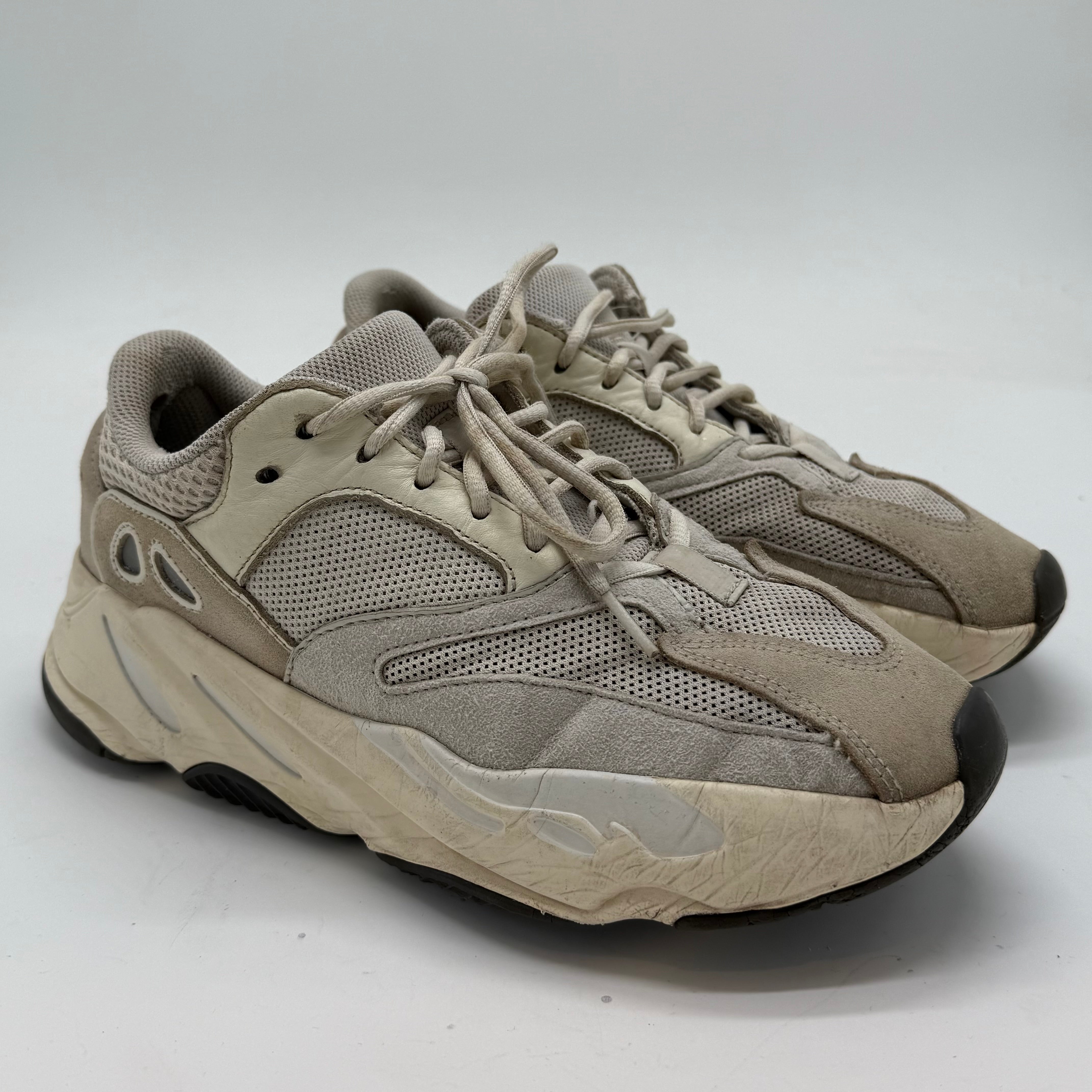 Yeezy Boost 700 Beige EU 41 1/2